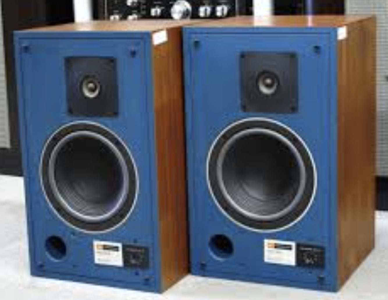 JBL 4301B
