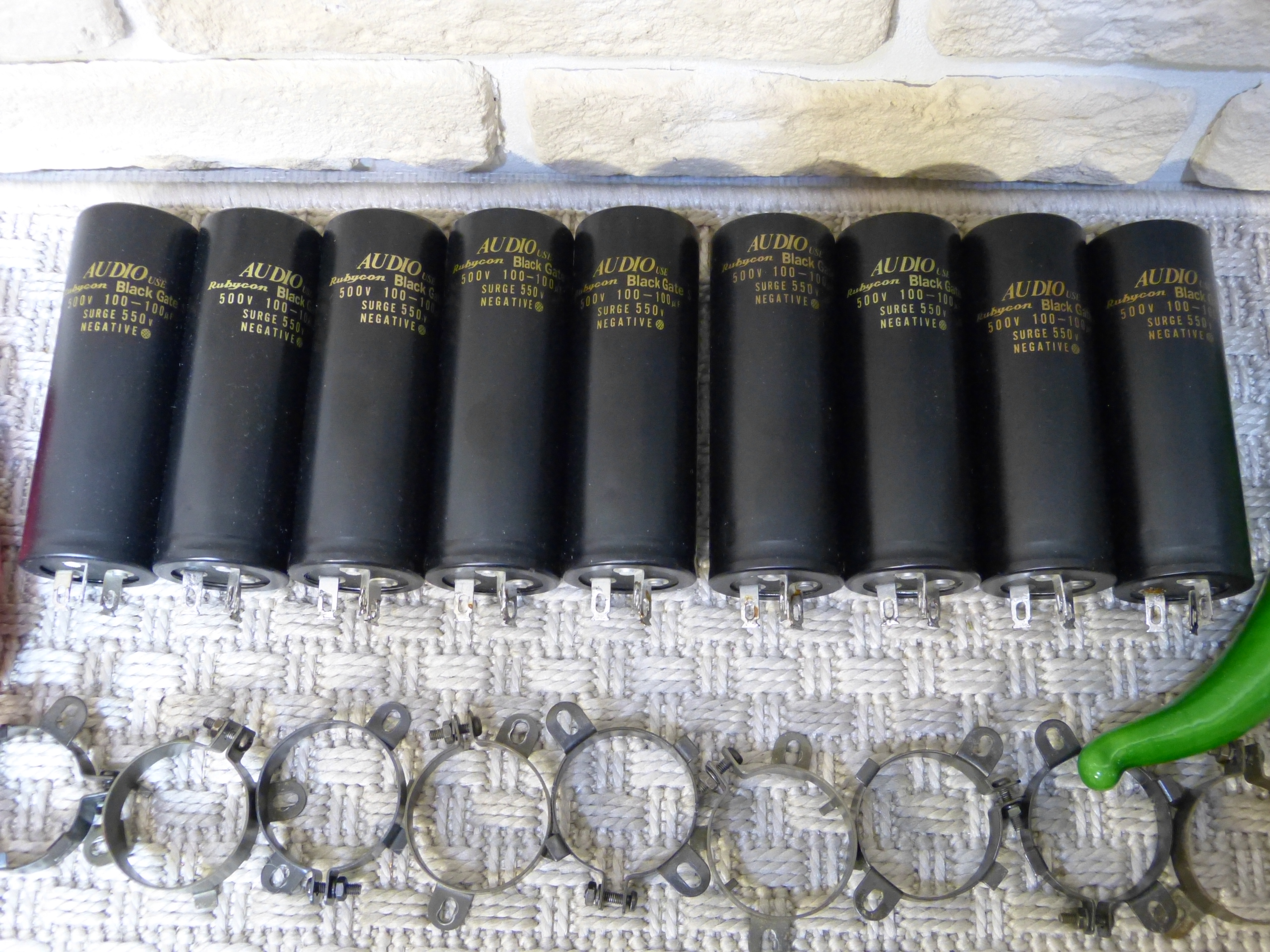 Black Gate 500V 100+100 uF 4